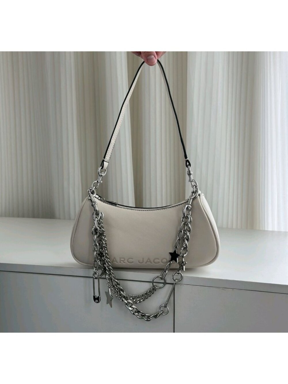 Marc Jacobs The Star Charm Leather Shoulder Bag White OS - Picture 14 of 14